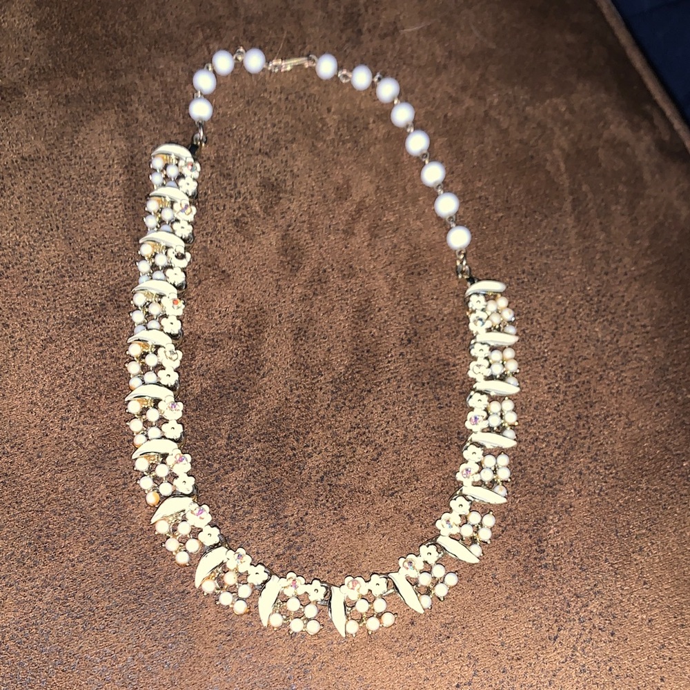 Vintage Elegant Gold and Pearl Necklace - Picture 1 of 5